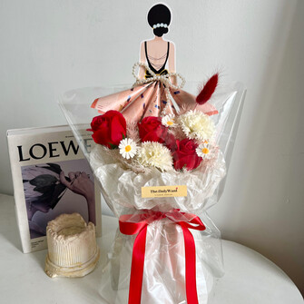 Her' money flower surprise